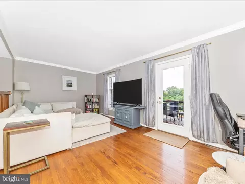 8031 Waterview Ct, Frederick, MD 21701 photo 2