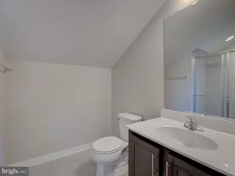 Bath - 1127 Lawler Dr, Frederick, MD 21702 photo 7 of 8