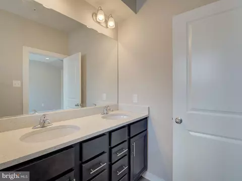 Bath - 1127 Lawler Dr, Frederick, MD 21702 photo 3 of 8