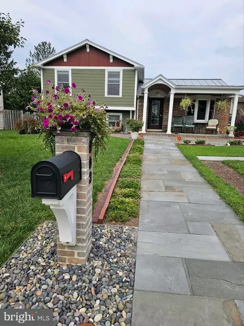 803 Cromwell Dr, Frederick, MD 21701