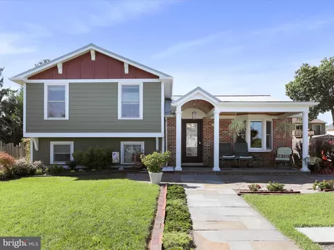 803 Cromwell Dr, Frederick, MD 21701 photo 2