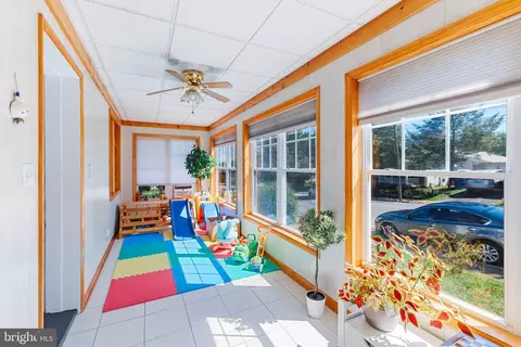 Entry Way - 917 Walnut St, Frederick, MD 21703 photo 3 of 6