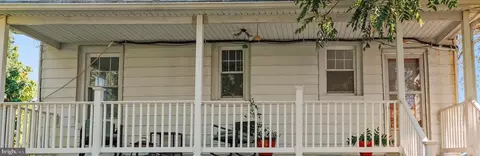 Exterior - 917 Walnut St, Frederick, MD 21703 photo 3 of 3