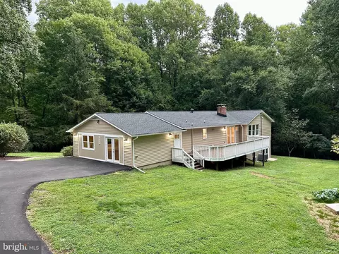 8323 Sharon Dr, Frederick, MD 21704