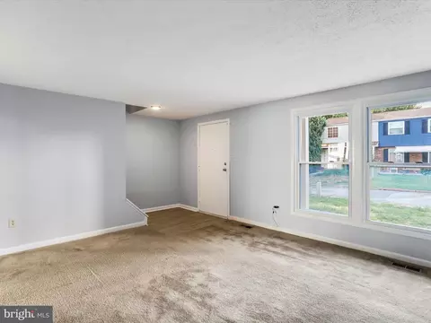Living - 324 Heather Ridge Dr, Frederick, MD 21702 photo 3 of 5
