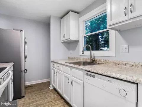 Kitchen - 324 Heather Ridge Dr, Frederick, MD 21702 photo 3 of 4
