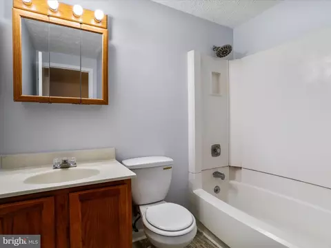 Bath - 324 Heather Ridge Dr, Frederick, MD 21702 photo 3 of 3