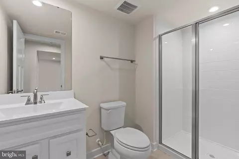 Bath - 2488 Silver Leaf Dr, Frederick, MD 21702 photo 2 of 2