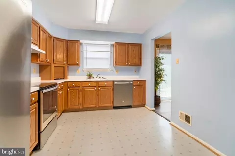 5682 Barberry Ct, Frederick, MD 21703 photo 12
