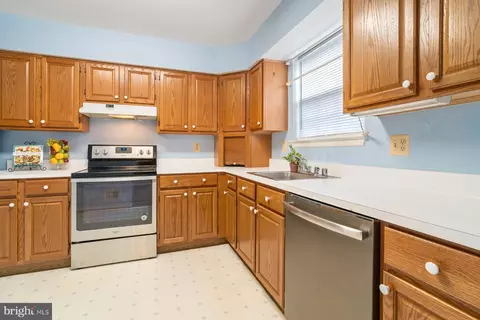 5682 Barberry Ct, Frederick, MD 21703 photo 9