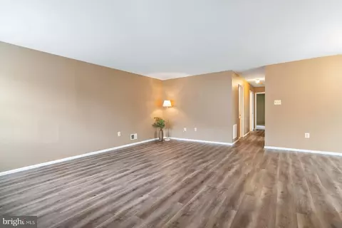 5682 Barberry Ct, Frederick, MD 21703 photo 3