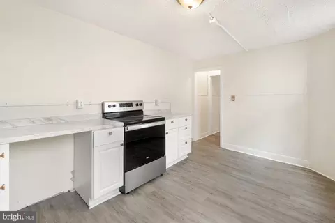 Entry Way - 12 W 7th St, Frederick, MD 21701 photo 1 of 6