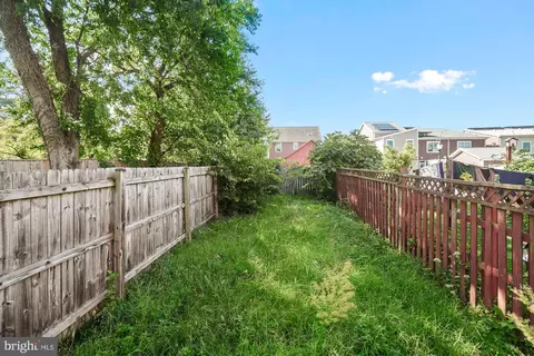 Exterior - 12 W 7th St, Frederick, MD 21701 photo 6 of 11