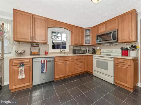 Kitchen - 6581 Whetstone Dr, Frederick, MD 21703 photo 2 of 3