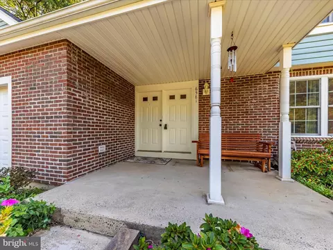 Exterior - 6581 Whetstone Dr, Frederick, MD 21703 photo 3 of 7