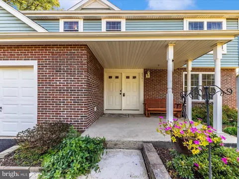 Exterior - 6581 Whetstone Dr, Frederick, MD 21703 photo 2 of 7