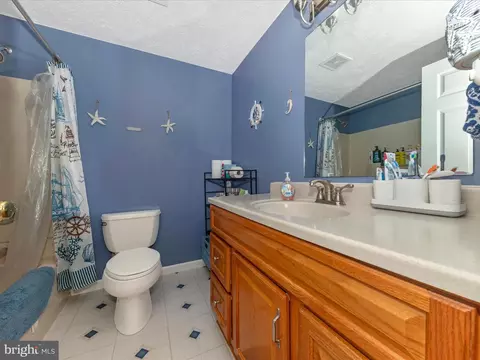 Bath - 6581 Whetstone Dr, Frederick, MD 21703 photo 3 of 3