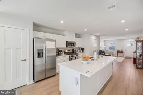 360 Shortleaf Cir, Frederick, MD 21702 photo 8