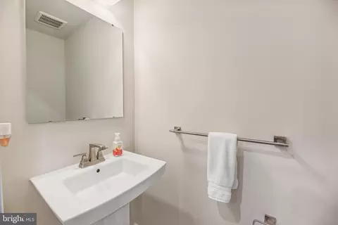 360 Shortleaf Cir, Frederick, MD 21702 photo 14