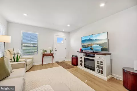 360 Shortleaf Cir, Frederick, MD 21702 photo 6