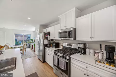 360 Shortleaf Cir, Frederick, MD 21702 photo 11