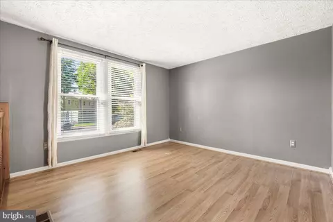 1213 Schaffer Dr, Frederick, MD 21702 photo 4