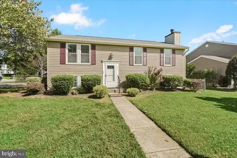 1213 Schaffer Dr, Frederick, MD 21702