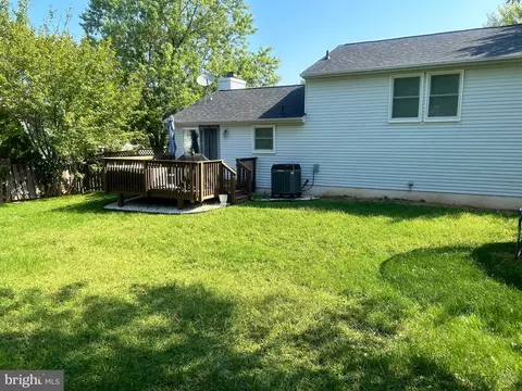 1316 Hillcrest Dr, Frederick, MD 21703 photo 9