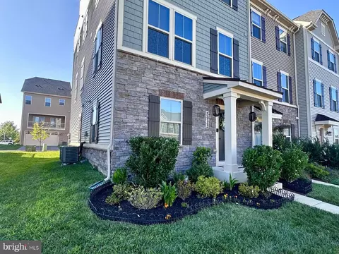 5922 Tomahawk St, New Market, MD 21774