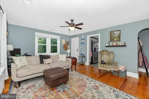 Entry Way - 35 E Main St E, Middletown, MD 21769 photo 9 of 11