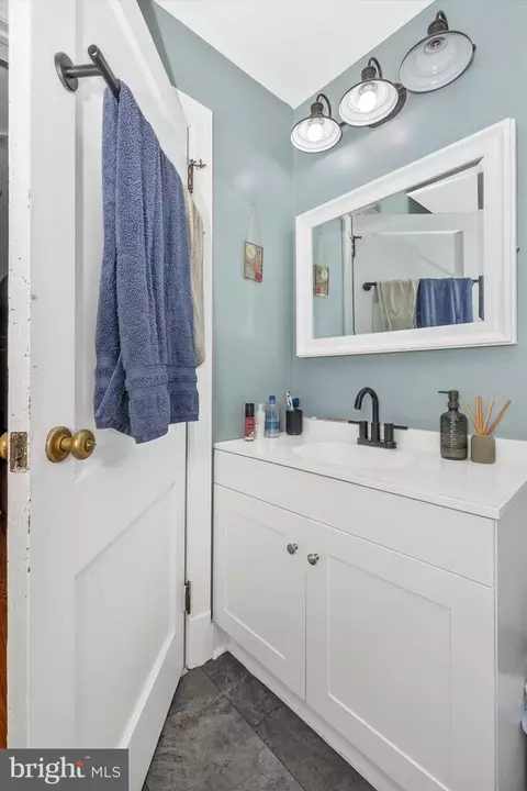 Bath - 35 E Main St E, Middletown, MD 21769 photo 10 of 10
