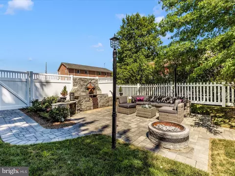 Exterior - 35 E Main St E, Middletown, MD 21769 photo 9 of 25
