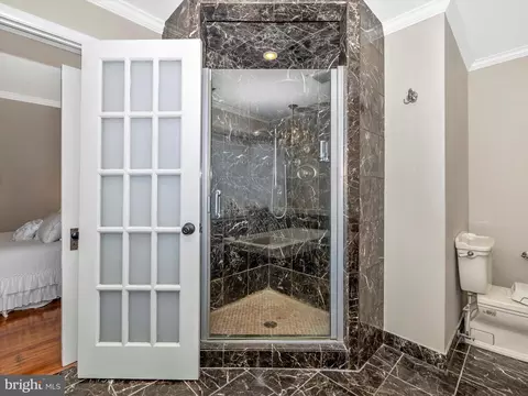 Bath - 35 E Main St E, Middletown, MD 21769 photo 5 of 10