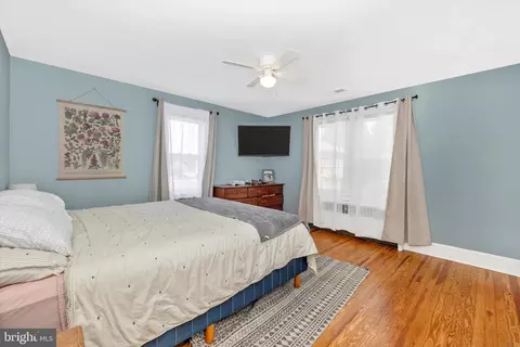 Bedroom - 35 E Main St E, Middletown, MD 21769 photo 12 of 14