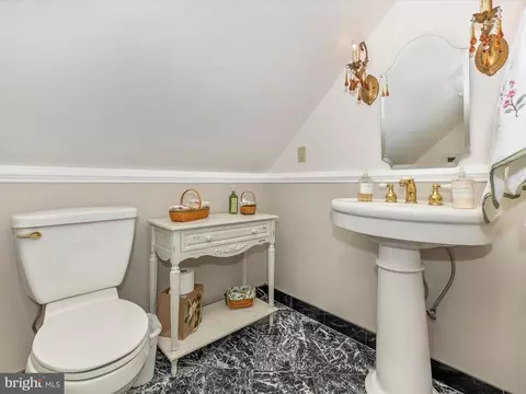 Bath - 35 E Main St E, Middletown, MD 21769 photo 7 of 10