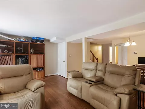 8208 Red Wing Ct, Frederick, MD 21701 photo 13