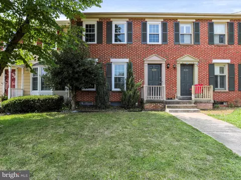 8208 Red Wing Ct, Frederick, MD 21701 photo 2