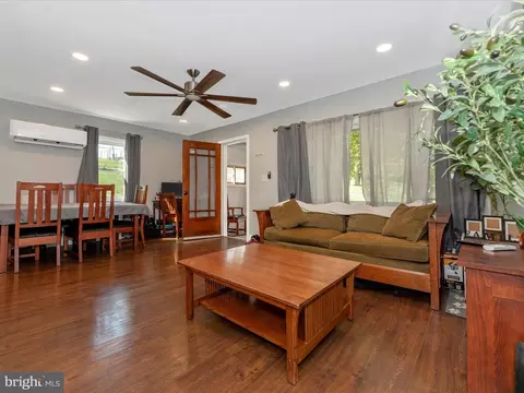 Living - 602 E D St, Brunswick, MD 21716 photo 3 of 3