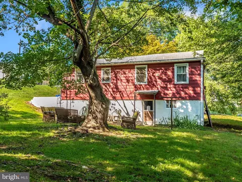 Exterior - 602 E D St, Brunswick, MD 21716 photo 3 of 10