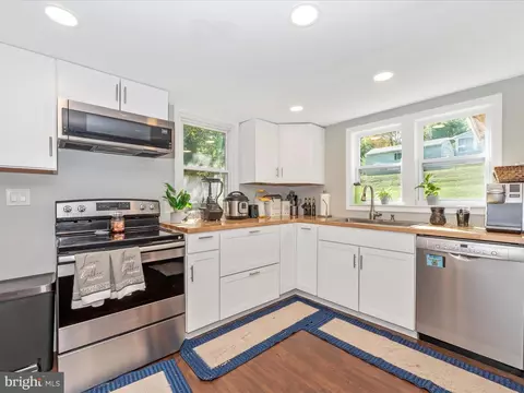 Kitchen - 602 E D St, Brunswick, MD 21716 photo 2 of 4