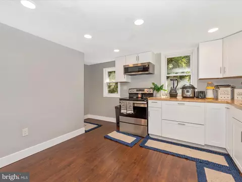 Entry Way - 602 E D St, Brunswick, MD 21716 photo 2 of 2
