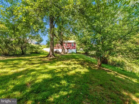 Exterior - 602 E D St, Brunswick, MD 21716 photo 7 of 10