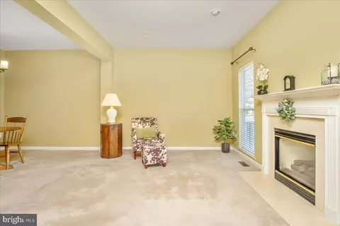 Living - 2068 Sumner Dr, Frederick, MD 21702 photo 4 of 6