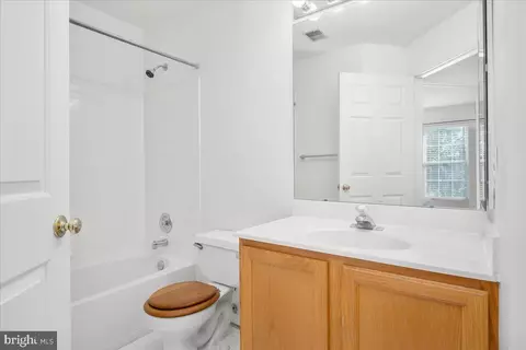 Bath - 2068 Sumner Dr, Frederick, MD 21702 photo 5 of 5