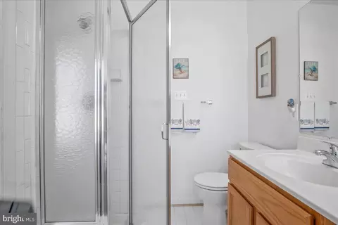 Bath - 2068 Sumner Dr, Frederick, MD 21702 photo 4 of 5