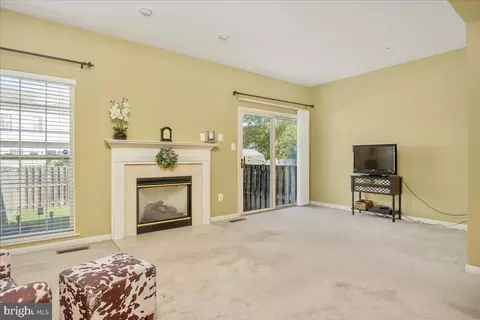 Living - 2068 Sumner Dr, Frederick, MD 21702 photo 2 of 6