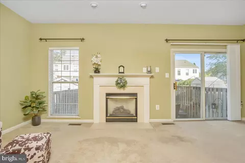 Living - 2068 Sumner Dr, Frederick, MD 21702 photo 3 of 6