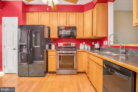 Kitchen - 2068 Sumner Dr, Frederick, MD 21702 photo 2 of 3
