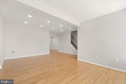 Living - 8010 Cattail Ct, Frederick, MD 21701 photo 2 of 4