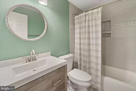 Bath - 8010 Cattail Ct, Frederick, MD 21701 photo 4 of 5